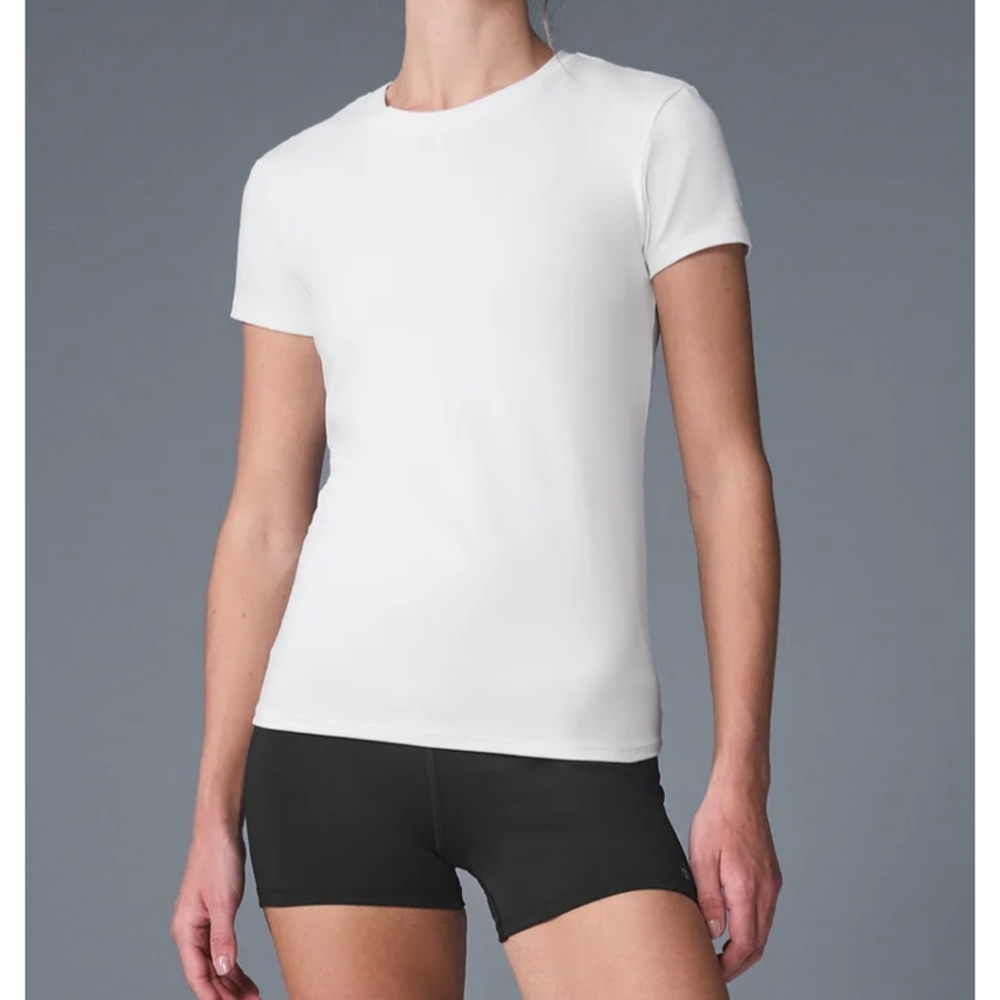 { Alo } Tee